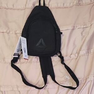 Reebok Black Small Crossbody Bag with Textured Finish (Used)